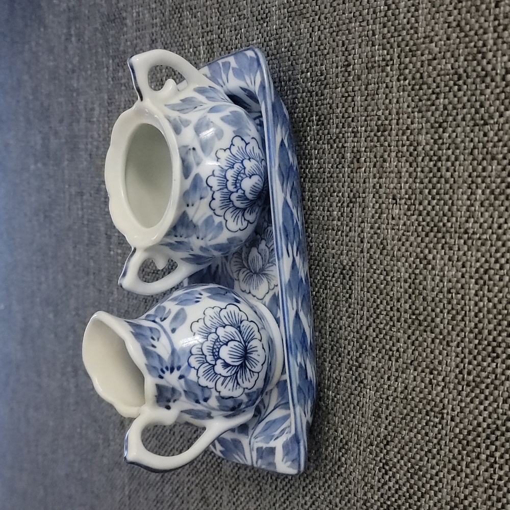 Tea and sugar set